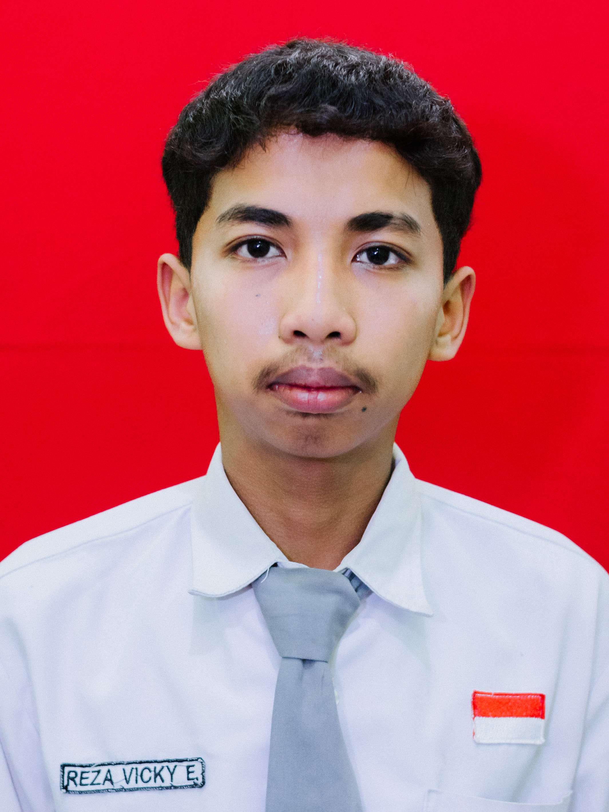 REZA VICKY EFFENDI